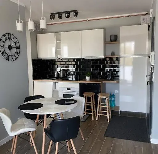 Nowoczesny Przy Ul Plazowej, *